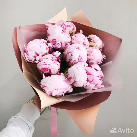 Букет цветов пионы