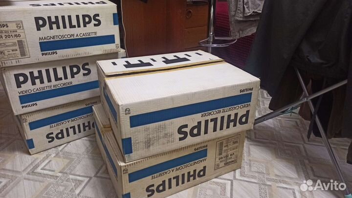 Видеомагнитофон Philips VR 201/60