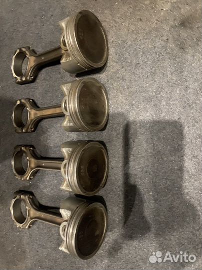 Поршень с шатуном Mitsubishi lancer 1.5 4A91