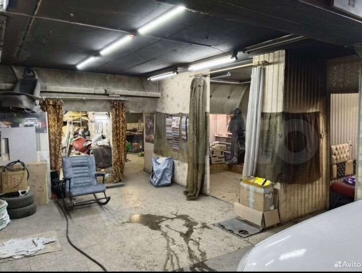 Гараж, > 30 м²