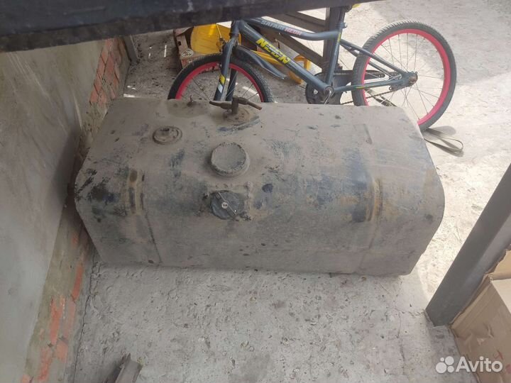 Топливный бак 175 литров