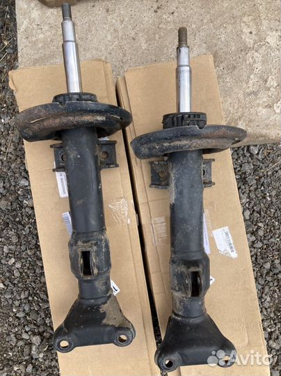 Амортизаторы передние mercedes w212