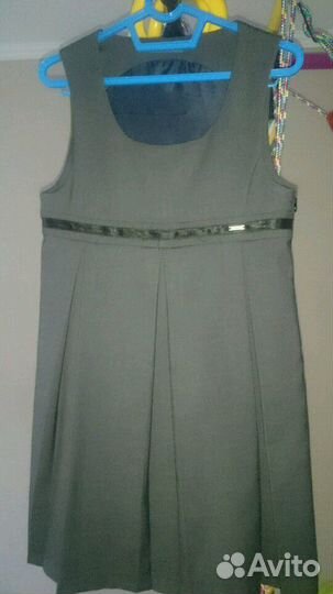 Продам школьный сарафан и юбки серого цвета