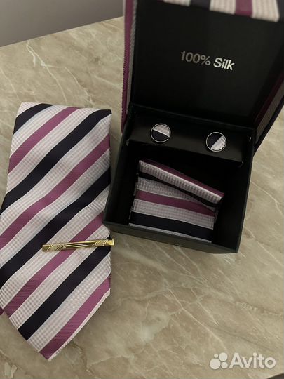 Подарочный набор. Галстук, зажим, запанки