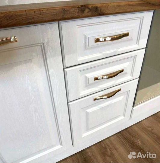 Кухонный гарнитур из массива