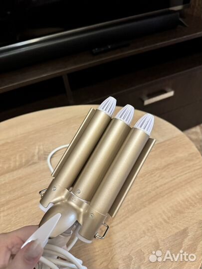 Тройная плойка для завивки волос