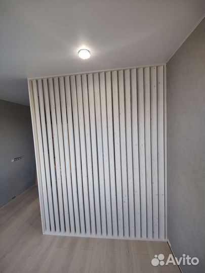 Перегородка из дерева для зонирования