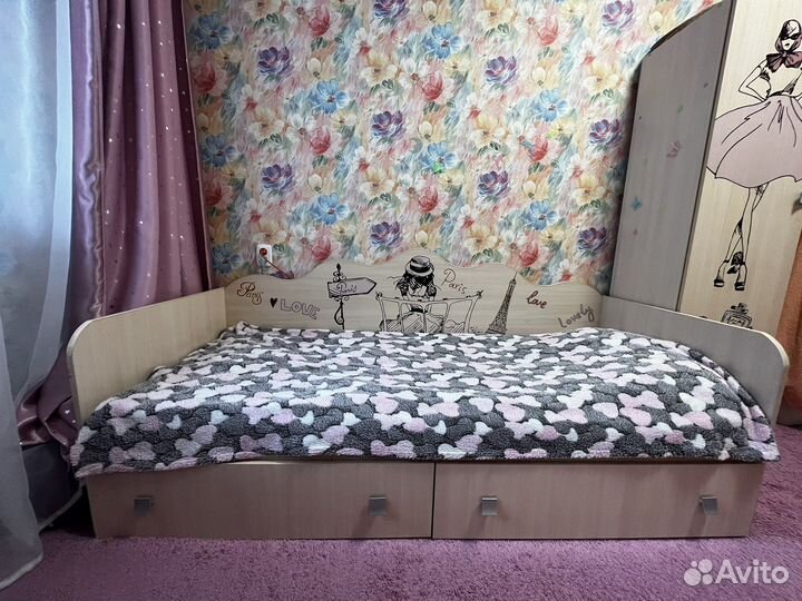 Детская кровать с матрасом