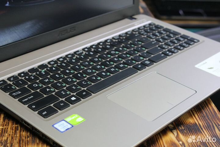 Ноутбук Asus SSD 256 / FullHD / GeForce