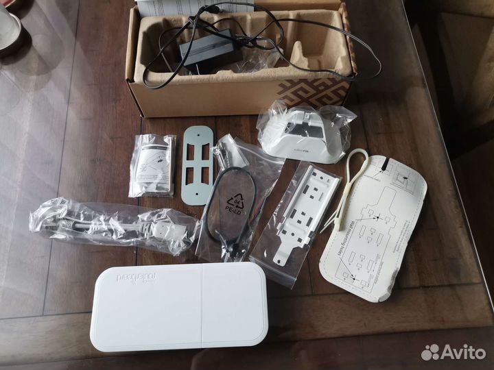 Wi-Fi роутер mikrotik wAP LTE kit, Белый