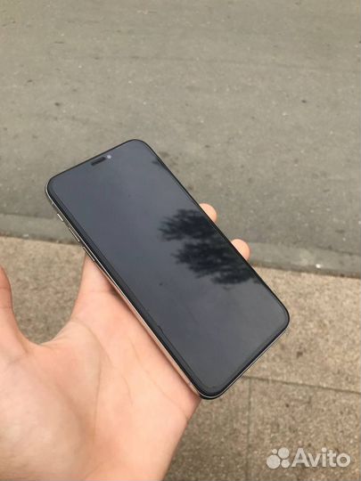 iPhone Xs, 64 ГБ