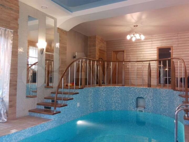 Дом 350 м² на участке 12 сот.