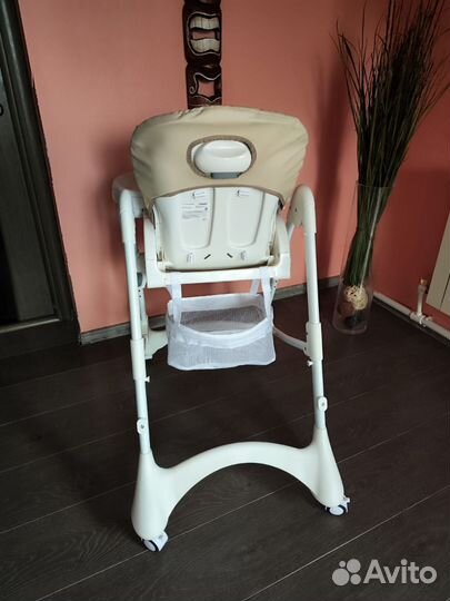 Стульчик для кормления tommy