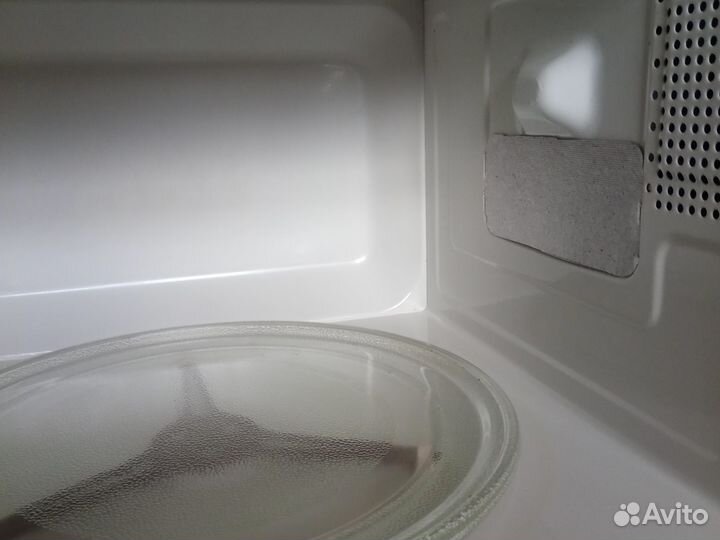 Микроволновая печь Midea em820caa-W
