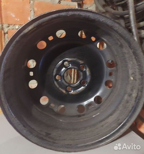 Три диска,штамповка,в отличном состоянии,r 15