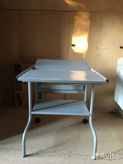 Компьютерный стол Икея