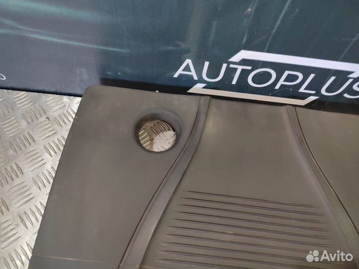 Накладка двс Ford Focus 2 2004-2011