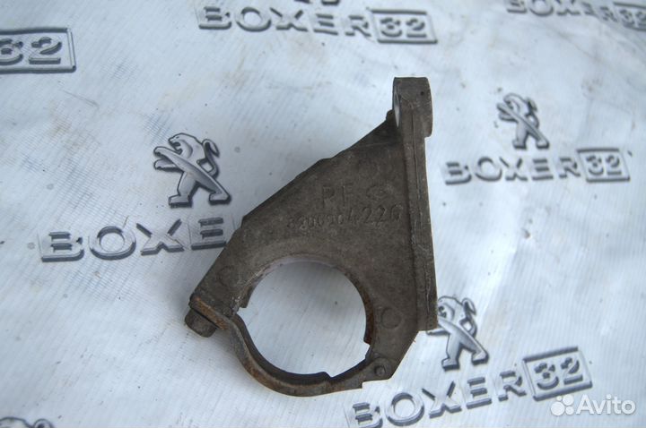 Кронштейн промежуточного вала Master3