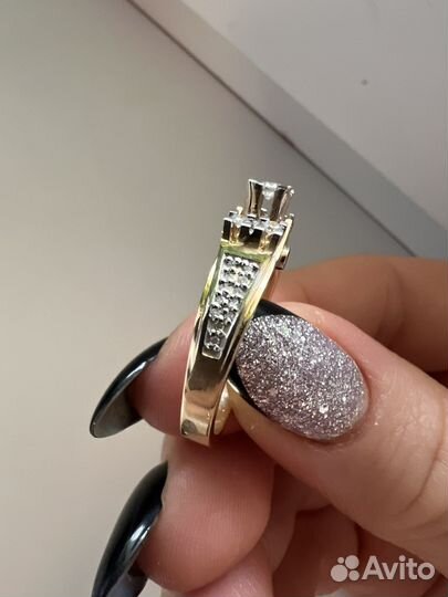 Золотое кольцо с бриллиантами