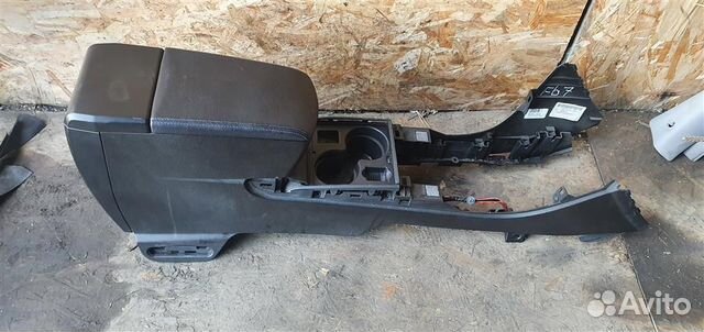 Подлокотник Cadillac SRX 1 2003-2009