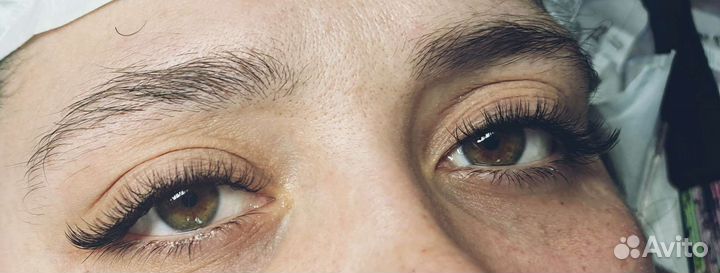 Мастер по наращиванию ресниц