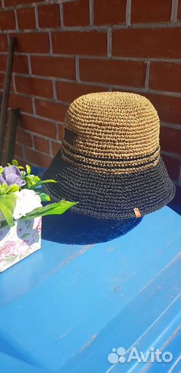 Шляпа женская соломенная из рафии