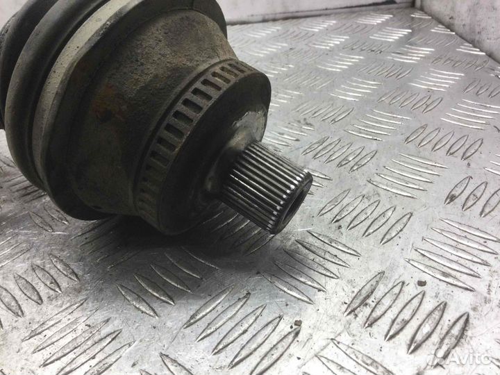 Полуось передняя левая (приводной вал, шрус) Audi