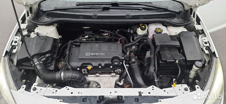 Opel Astra, 2011