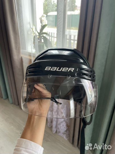 Хоккейный шлем