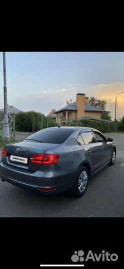 Volkswagen Jetta 1.6 AT, 2012, 295 000 км
