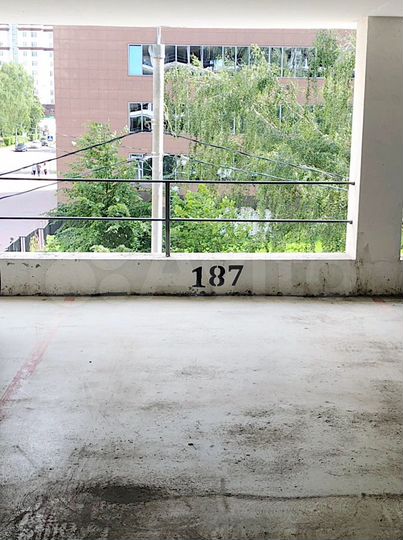 Машиноместо, 14 м²