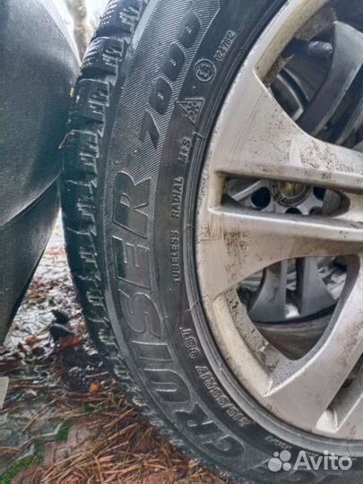 Bridgestone Blizzak Revo GZ 215/55 R17 98