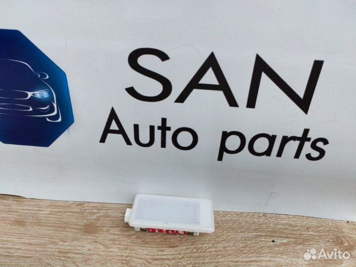 Плафон подсветки багажника Bmw 3 F30 N55B30 2012