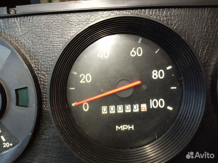 Комбинация приборов Москвич экспортная. новая