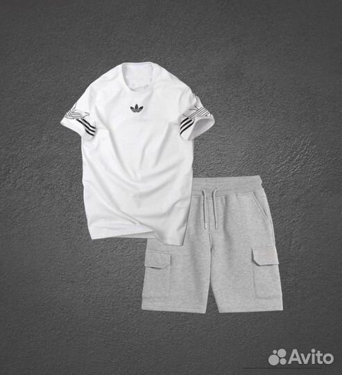 Спортивный костюм adidas