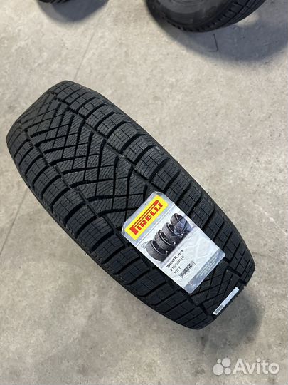 Pirelli Ice Zero FR 215/65 R16 102T