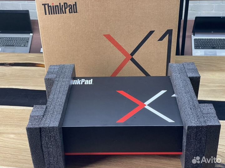 Thinkpad X1 Carbon i7 SSD512 16GB