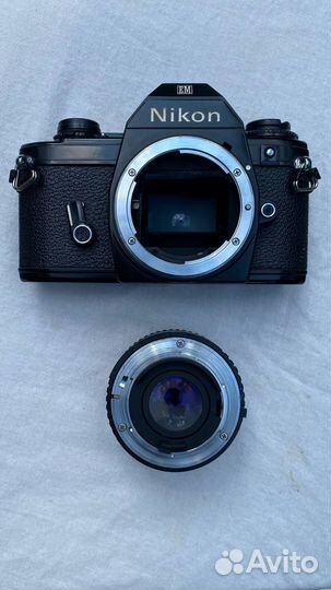 Плёночный фотоаппарат Nikon EM