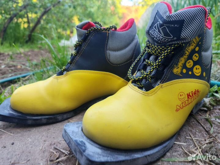 Ботинки лыжные