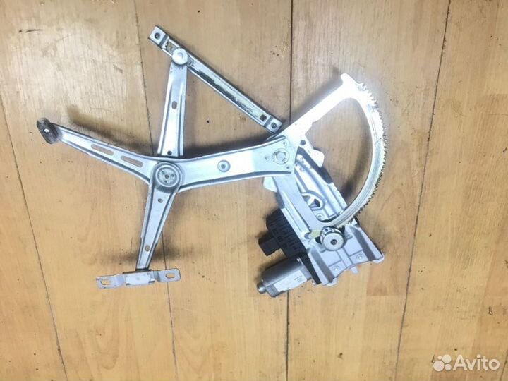 Стеклоподъемник передний правый Opel Astra H