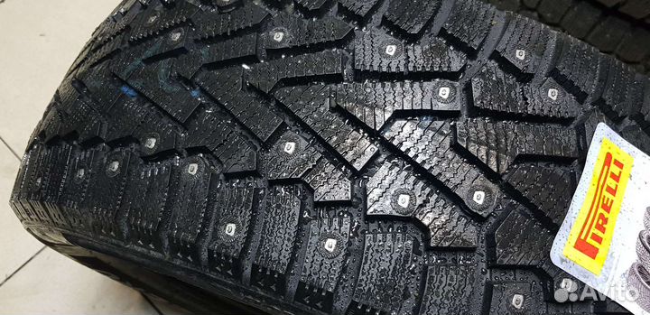 Pirelli Ice Zero 225/45 R17