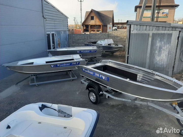 Лодка 390Р-с мотор 9.9-нерегистр.Доставка с завода