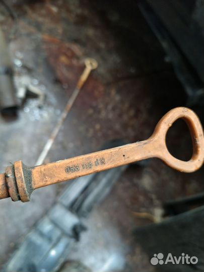 Щуп масляный 053115611b Ауди 80 1.6 1.8 2.0