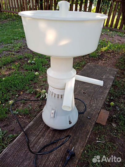 Сепаратор для молока электрический