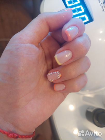 Маникюр, педикюр, наращивание ногтей