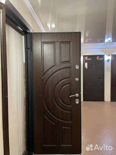 Дверь входная металлическая