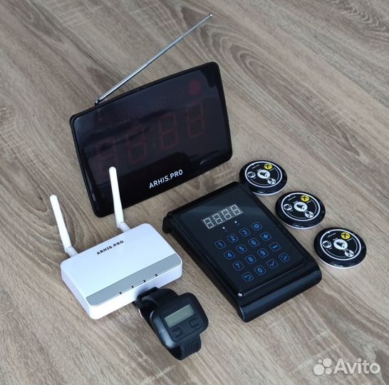 Кнопка вызова официанта комплект с табло и часами