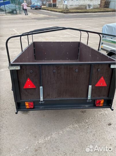 Прицеп легковой с тентом и колёсами