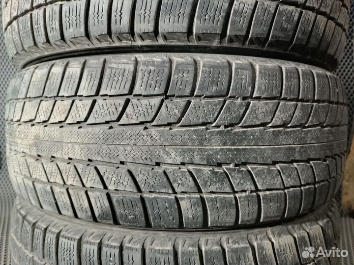 Triangle Snowlink TWT02 235/60 R18