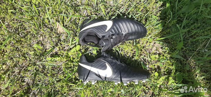 Футбольные бутсы nike